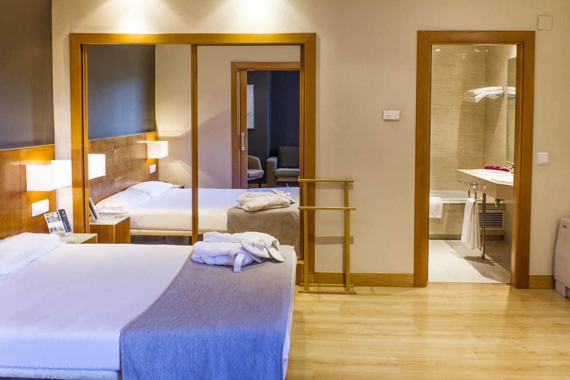 Zenit Logrono Hotel Екстериор снимка